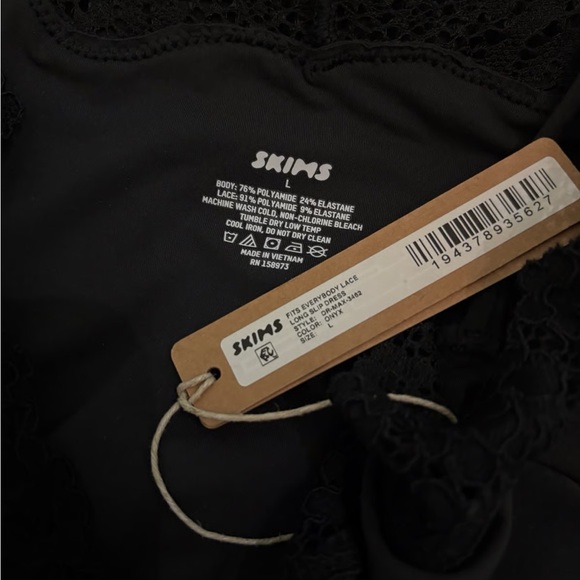 SKIMS BUNDLE - Picture 3 of 5